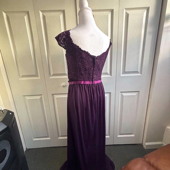 David’s Bridal Purple Lace off shoulder Gown sweetheart neckline - Picture 5 of 6